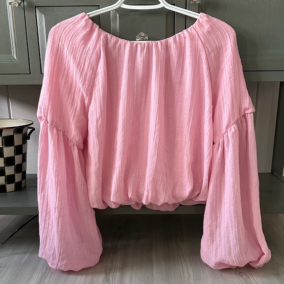 ASTR The Label Pink Cropped Top Gauzy Puff Balloon Sleeve Blouse - Picture 1 of 8